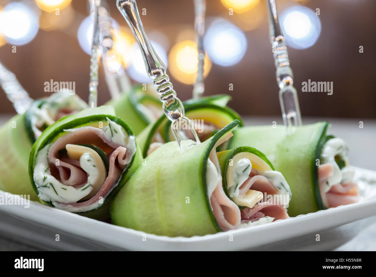 Fingerfood käse -Fotos und -Bildmaterial in hoher Auflösung – Alamy