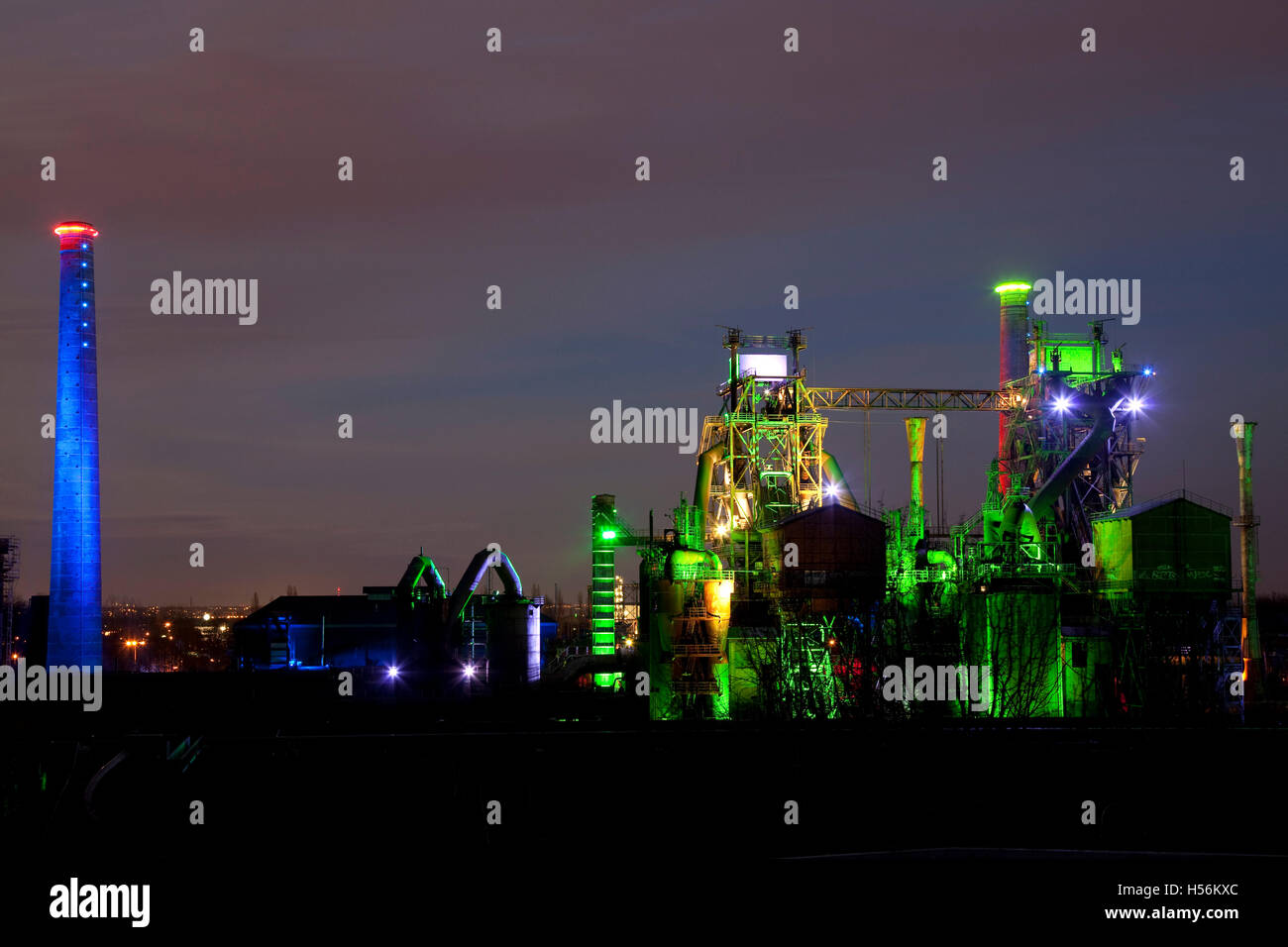 Lichtinstallation, Nacht erschossen, Duisburg Landschaftspark Landschaft Garten, Route der Industriekultur, Deutsch für Route der Stockfoto