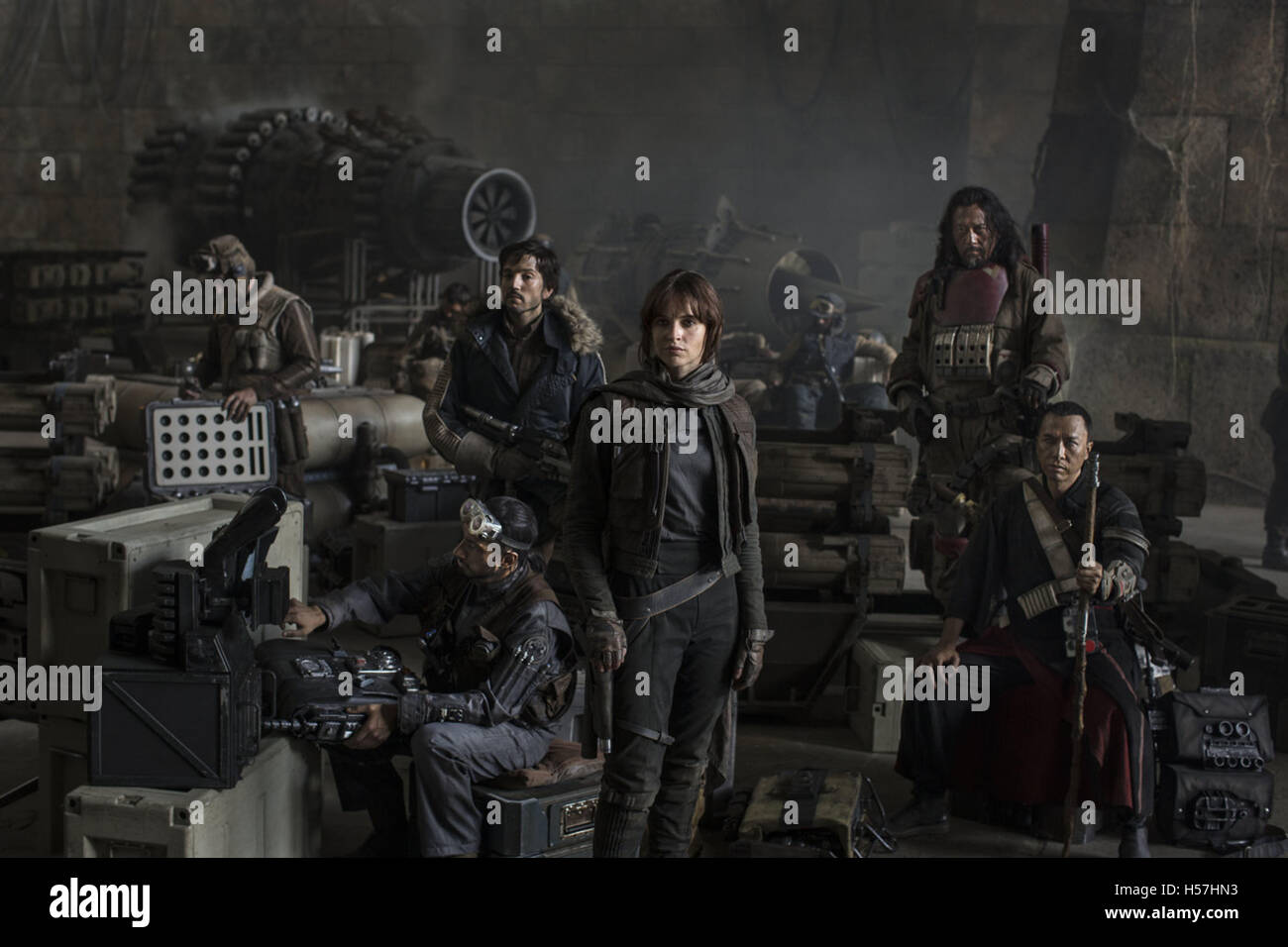 ROGUE ONE: EIN STAR WARS GESCHICHTE (2016) DIEGO LUNA RIZ AHMED FELICITY JONES WEN JIANG DONNIE YEN GARETH EDWARDS (DIR) MOVIESTORE SAMMLUNG LTD Stockfoto