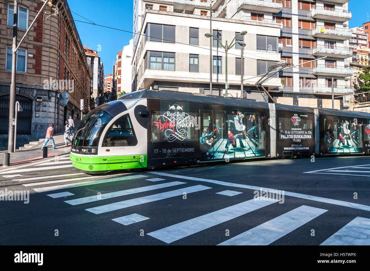 Straßenbahn Euskotren in Bilbao, Spanien Stockfoto