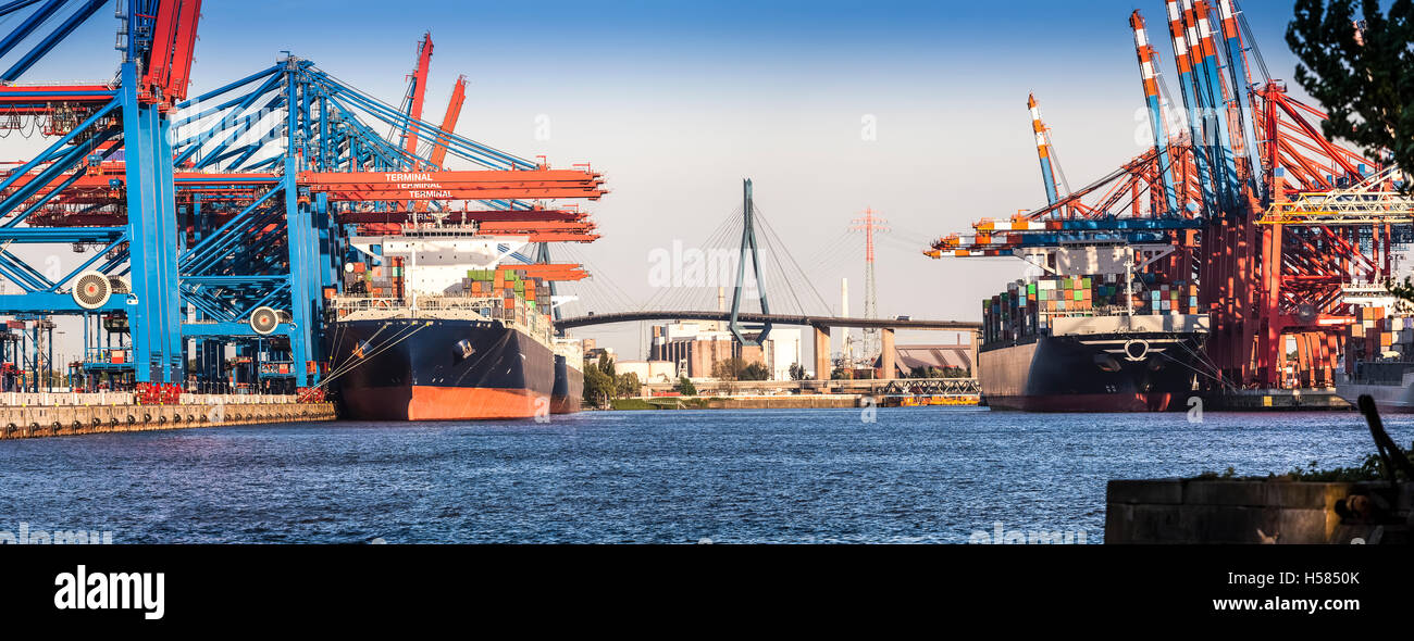 Panorama-Containerschiffe, laden im Hamburger Containerhafen Stockfoto