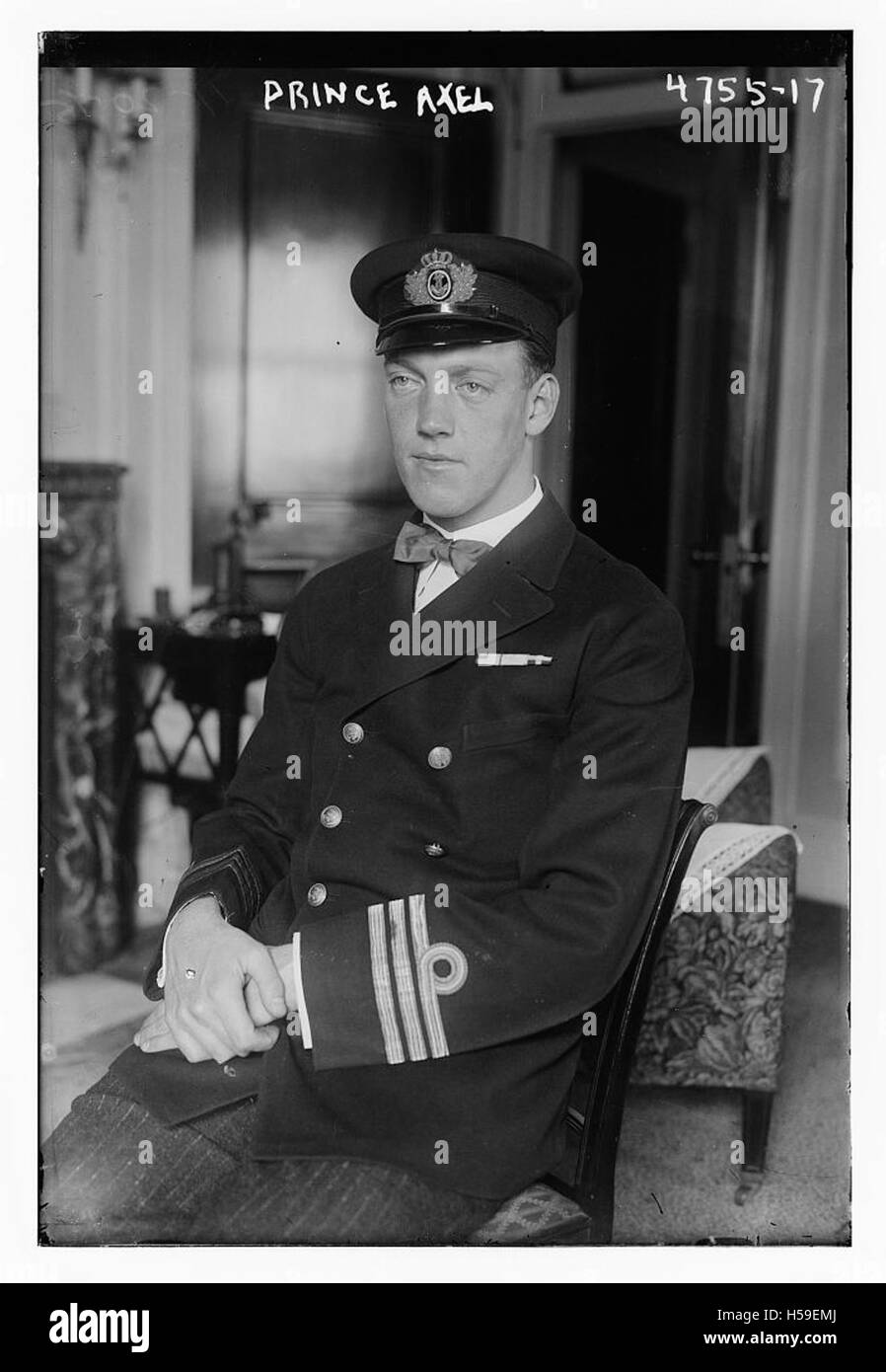 Prinz Axel 2 ist ein bemerkenswertes Schiff, das Teil der maritimen Geschichte war. Zwar sind spezifische Einzelheiten über seine Dienststellung oder Geschichte unklar, doch ist bekannt, dass es zu seiner Zeit ein wichtiges Schiff war, das während seiner Betriebszeit zur Schifffahrt und zur Seeverkehrswirtschaft beigetragen hat. Stockfoto