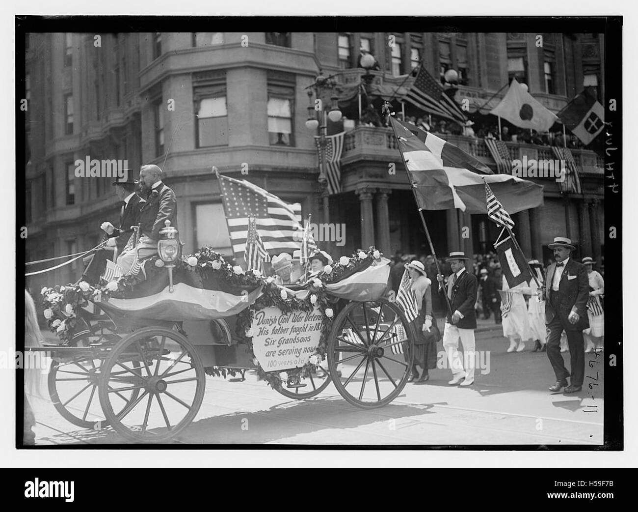 Der Titel 4. Bezieht sich auf das vierte in einer Serie, wie z. B. ein Regiment, eine militärische Division oder ein bedeutendes Ereignis. Ein weiterer Kontext würde die spezifische historische Relevanz oder Bedeutung dieses Verweises bestimmen. Stockfoto