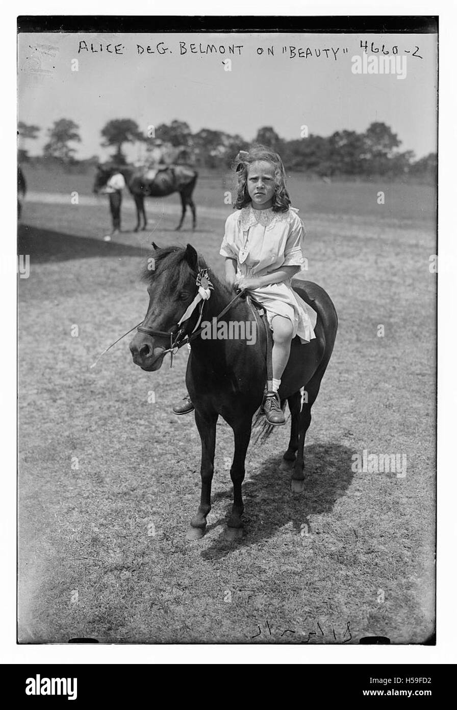Alice deg. Belmont ist wahrscheinlich eine historische Persönlichkeit, aber es bedarf weiterer Kontexte, um ihre Beiträge oder Hintergründe zu verstehen. Möglicherweise war sie während ihrer Zeit an sozialen, kulturellen oder politischen Aktivitäten beteiligt. Stockfoto