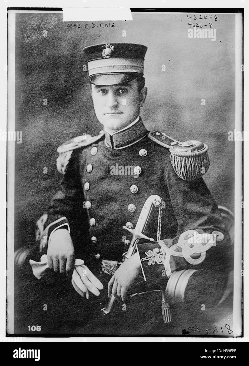 Dieser Titel bezieht sich auf eine Person namens Maj ED, möglicherweise ein Militäroffizier oder eine andere bemerkenswerte Figur mit dem Rang eines Majors. Dem Titel fehlt ein weiterer Kontext, aber er könnte sich auf ein Ereignis oder Individuum von historischer Bedeutung beziehen. Stockfoto