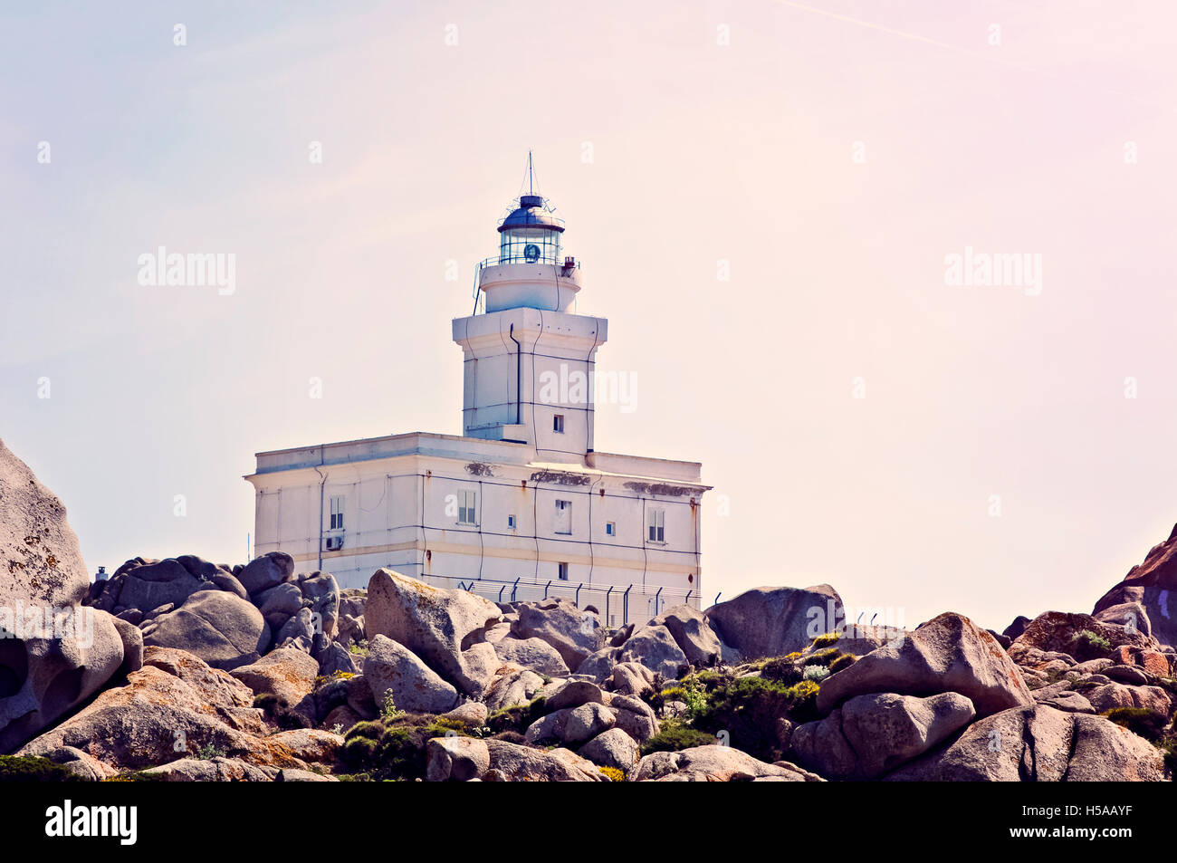 Blick auf den Leuchtturm von Capo Testa in Santa Teresa di Gallura.Sadinia, Italien Stockfoto