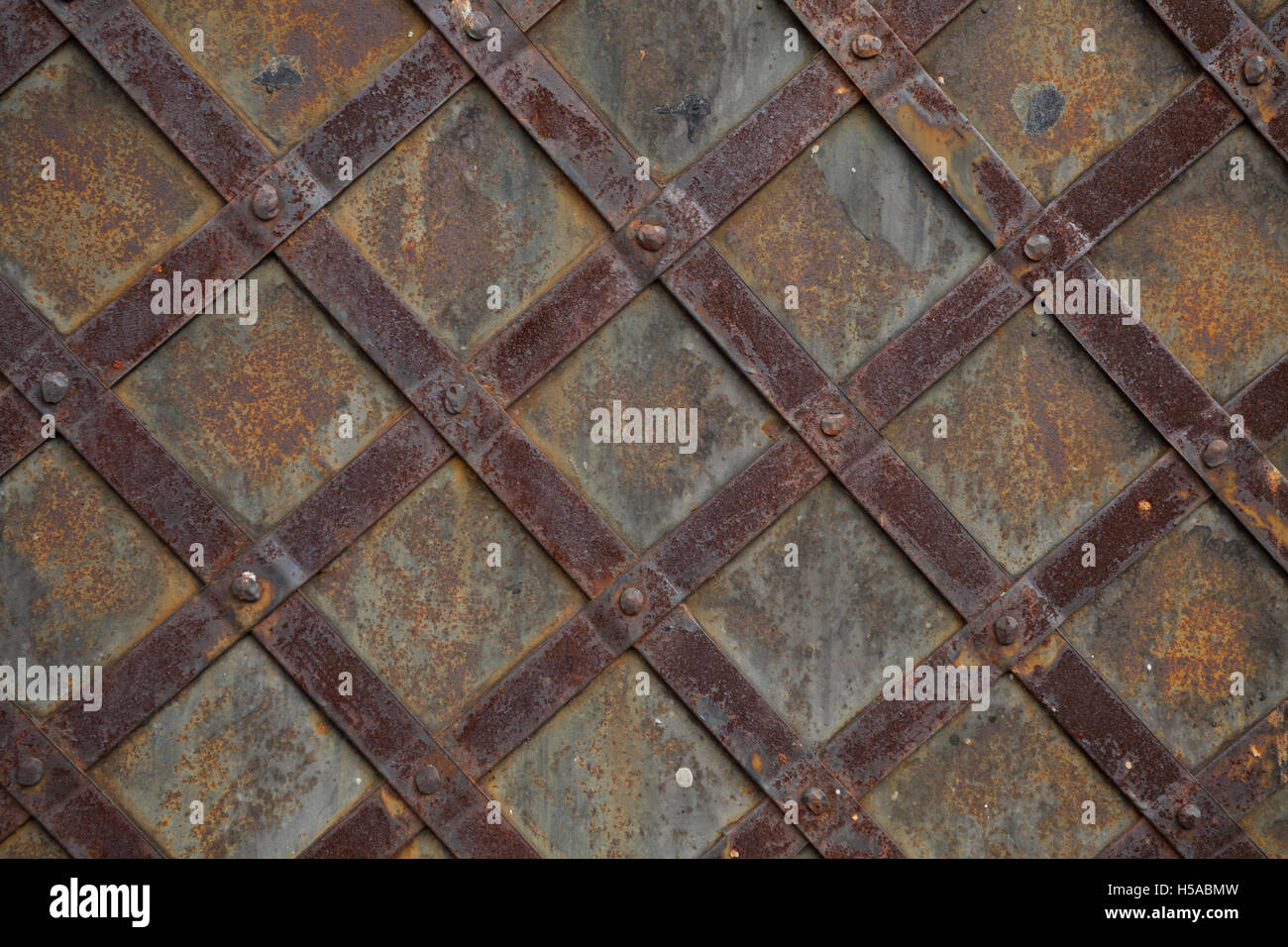 Detail der alten Stahl Tür oder Gitter Muster Vintage-Hintergrund Stockfoto
