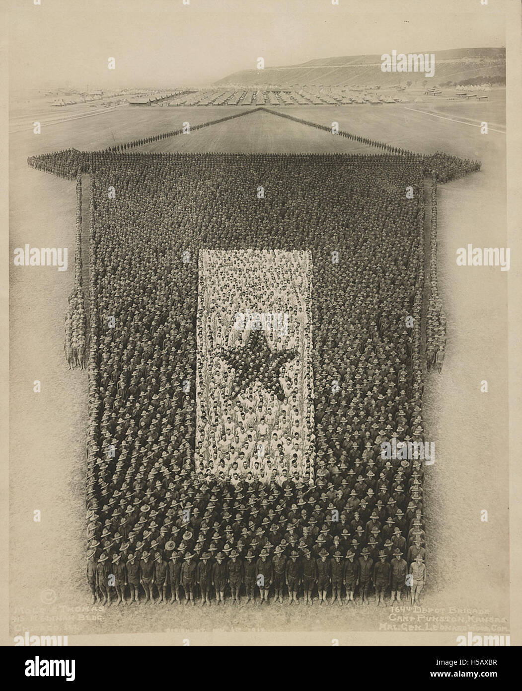 Dieses Bild repräsentiert eine frühe Form einer lebendigen Fotografie, eine innovative Methode, mit der die Library of Congress in den USA historische Momente dokumentiert und bewahrt. Diese Fotos haben dynamische Motive und Szenen aufgenommen und bieten einen einzigartigen Einblick in die Vergangenheit. Stockfoto