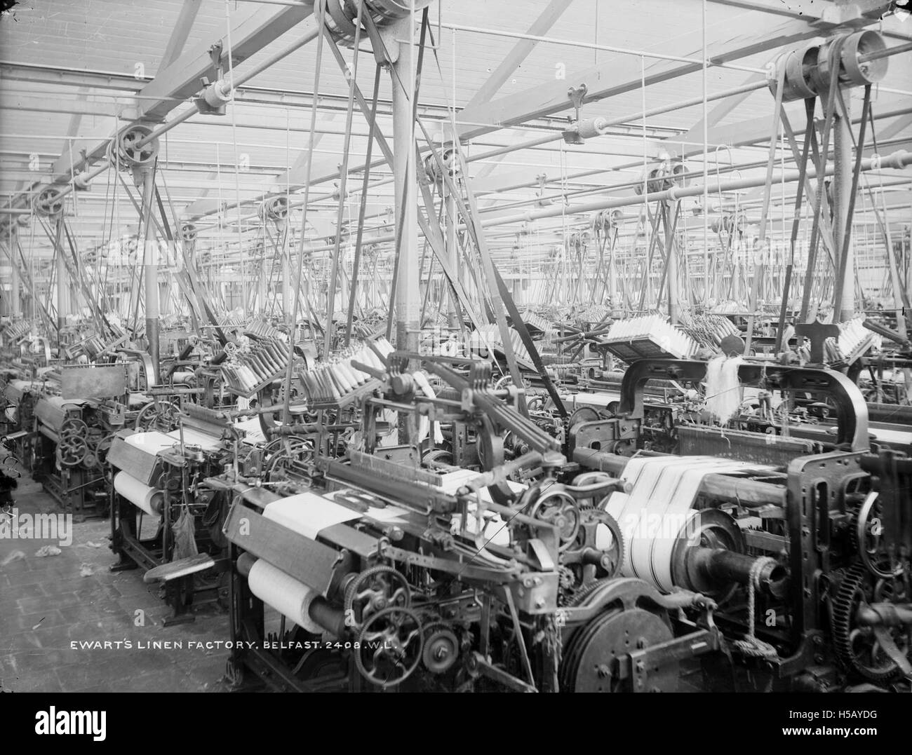 Ewart's Linen Factory war bekannt für seine Herstellung von Leinenwaren. Die Fabrik spielte eine wichtige Rolle in der lokalen Wirtschaft, stellte Arbeitsplätze und leistete einen Beitrag zur Textilindustrie in ihrer Region. Stockfoto