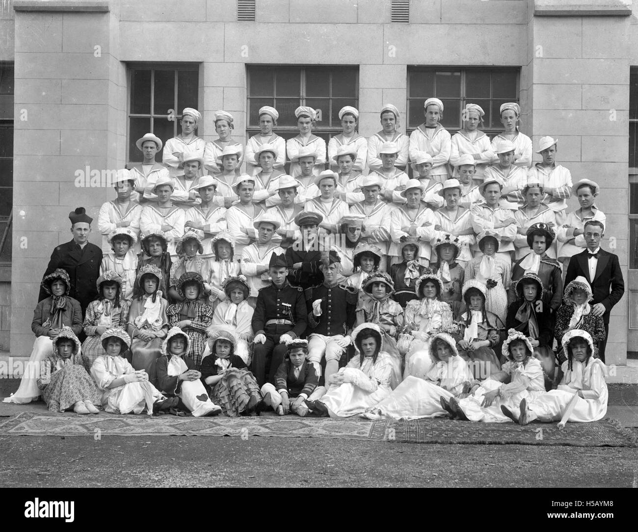 Der 25. März 1936 steht für ein Datum, das mit einem wichtigen historischen Ereignis oder Meilenstein verknüpft sein kann. Um die Bedeutung dieses spezifischen Tages in der Geschichte zu verstehen, ist ein zusätzlicher Kontext erforderlich. Stockfoto
