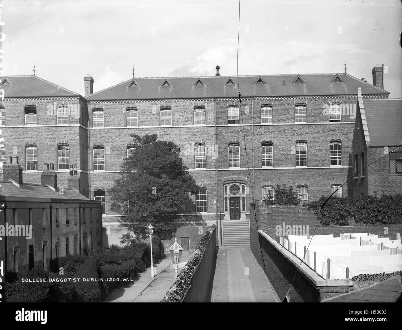Ein Foto des „Sedes Sapientiae“ oder „Sitz der Weisheit“ in der Baggot Street in Dublin. Dieser Ort ist mit religiöser oder kultureller Bedeutung in der Stadt verbunden. Stockfoto