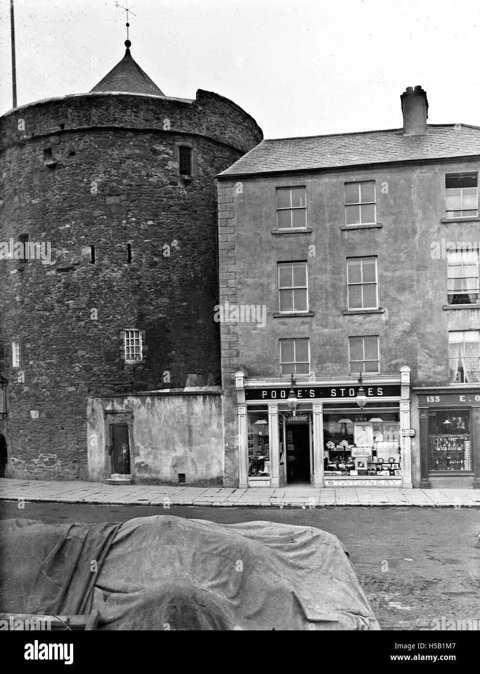 The Photographer's den, ein Raum, der der Kunst der Fotografie gewidmet ist, in dem Fotografen sich treffen, Ideen austauschen und ihre Werke präsentieren. Dieser Veranstaltungsort ist ein Drehkreuz für die fotografische Gemeinschaft. Stockfoto