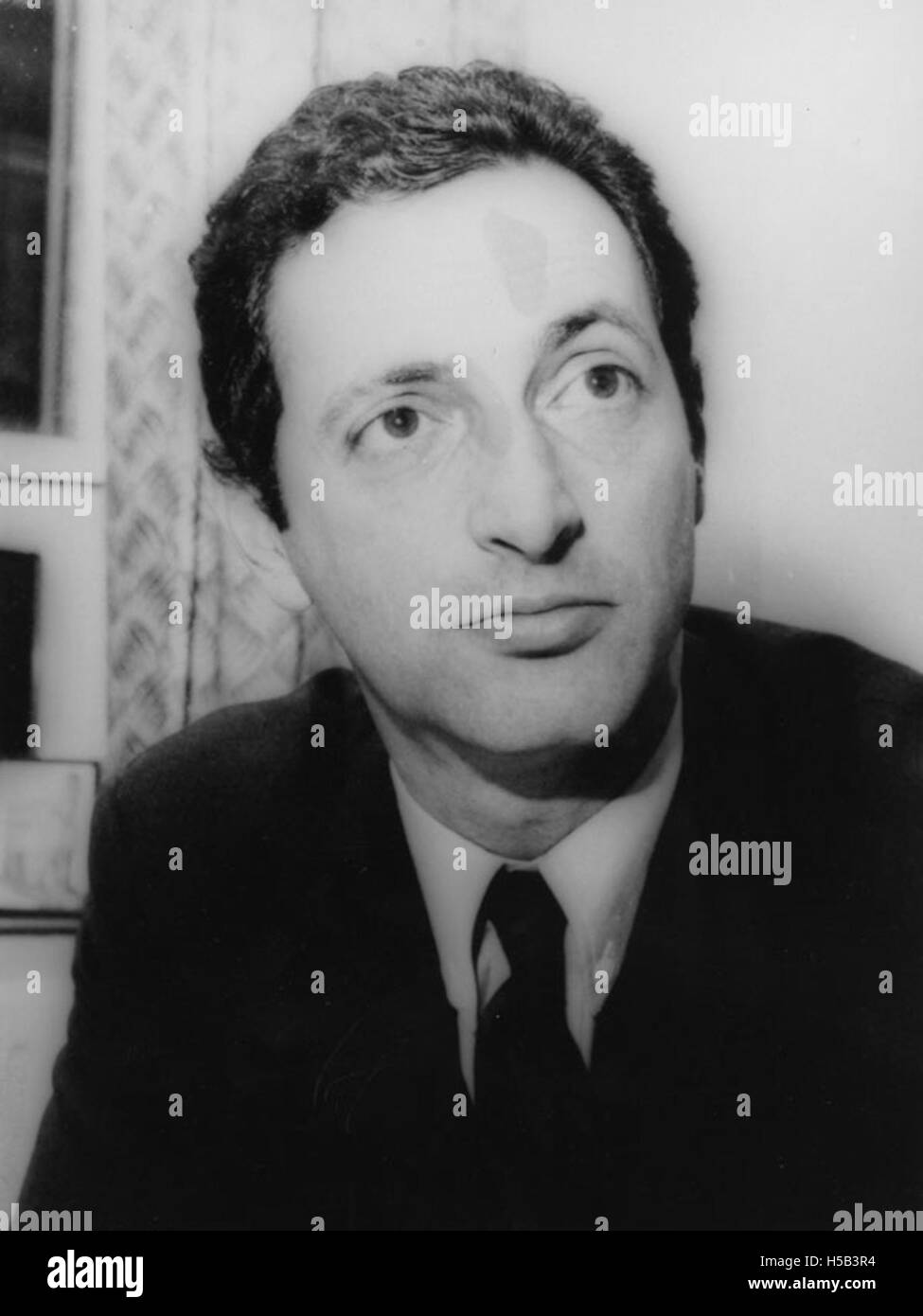 Percy S. Cohen war eine bedeutende Figur in den 1970er Jahren, bekannt für seine Beiträge zu einem bestimmten Bereich, möglicherweise in Verbindung mit sozialer oder wissenschaftlicher Arbeit. Es ist ein weiterer Kontext erforderlich, um seine genauen Beiträge während dieses Zeitraums zu spezifizieren. Stockfoto