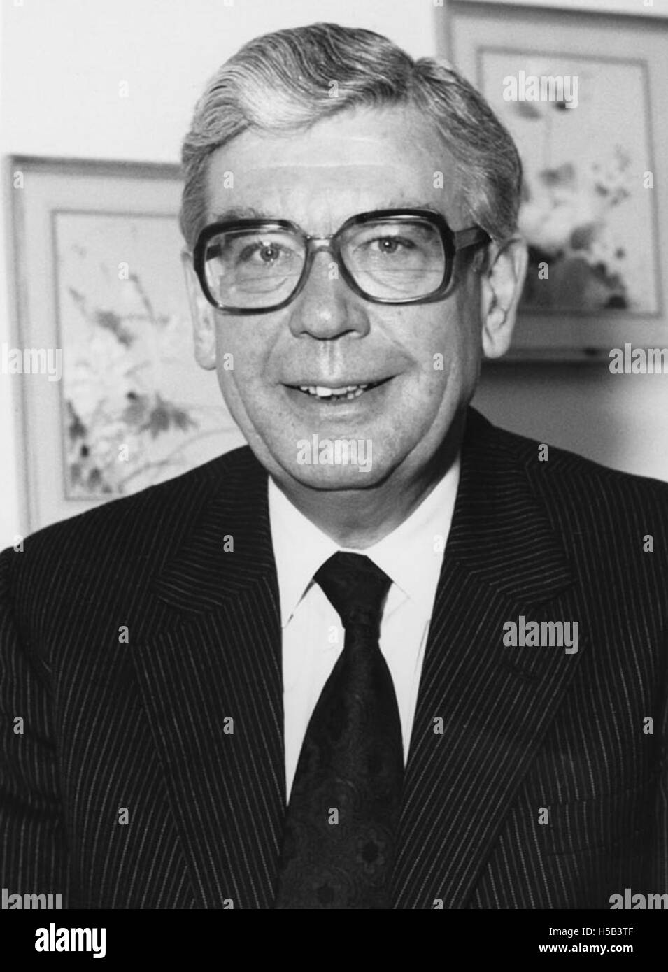 Sir John Sparrow, c2000 Stockfoto