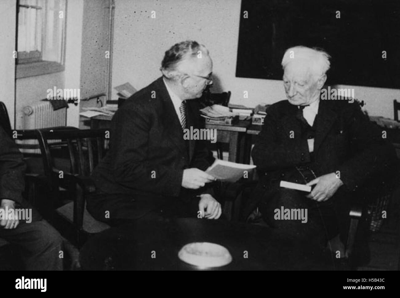 William Beveridge, eine Schlüsselfigur der Sozialreform, wird 1947 dargestellt. Beveridges Politik ist bekannt für seine Arbeit bei der Entwicklung des Wohlfahrtsstaates in Großbritannien und hatte einen nachhaltigen Einfluss auf die Sozialversicherungs- und Gesundheitssysteme. Stockfoto