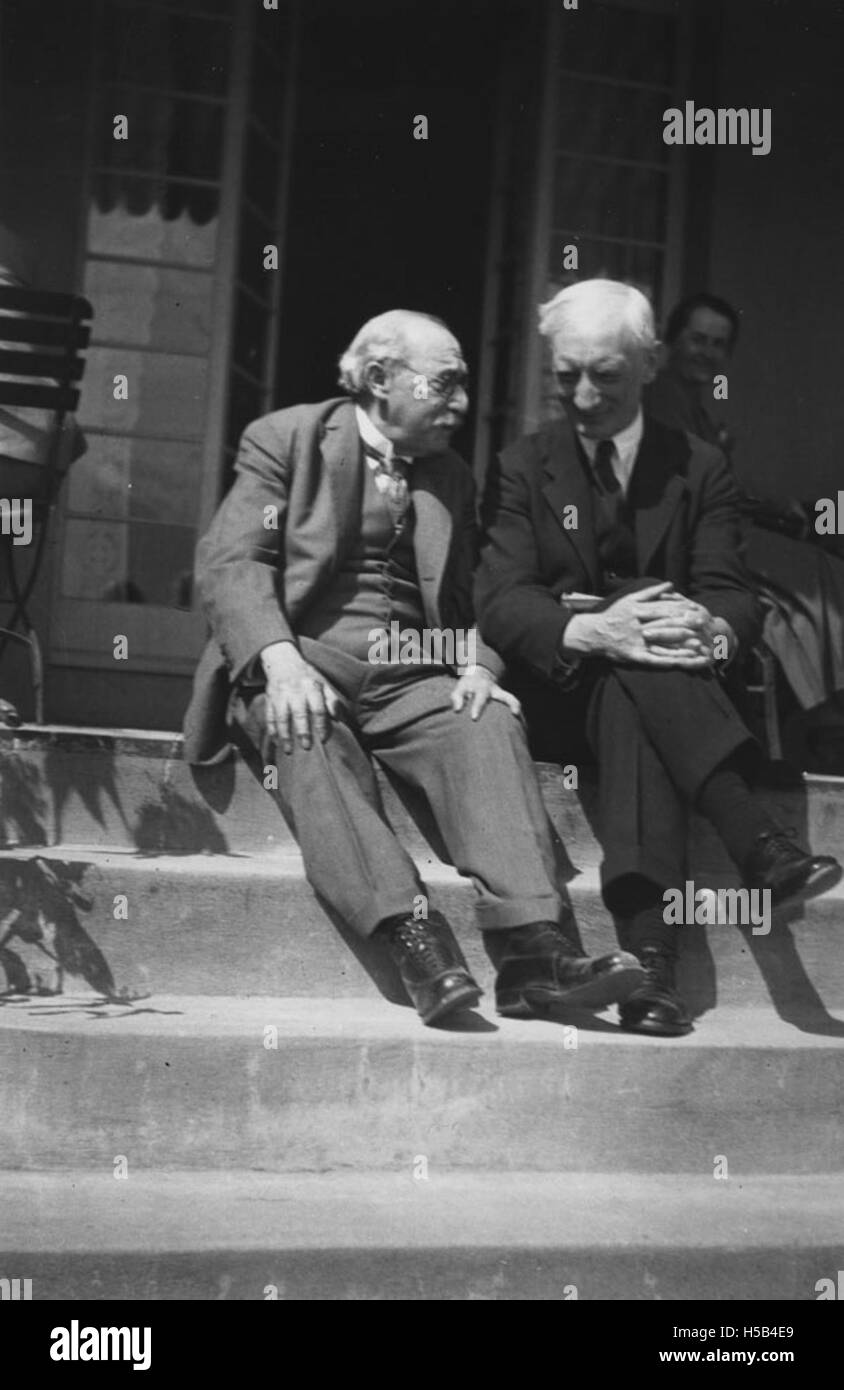 Lord William Beveridge war ein britischer Ökonom und Sozialreformer, der vor allem dafür bekannt ist, 1942 den Beveridge Report zu erstellen, der den Grundstein für den modernen Wohlfahrtsstaat in Großbritannien legte. Dieses Bild stammt aus der Zeit um 1935. Stockfoto