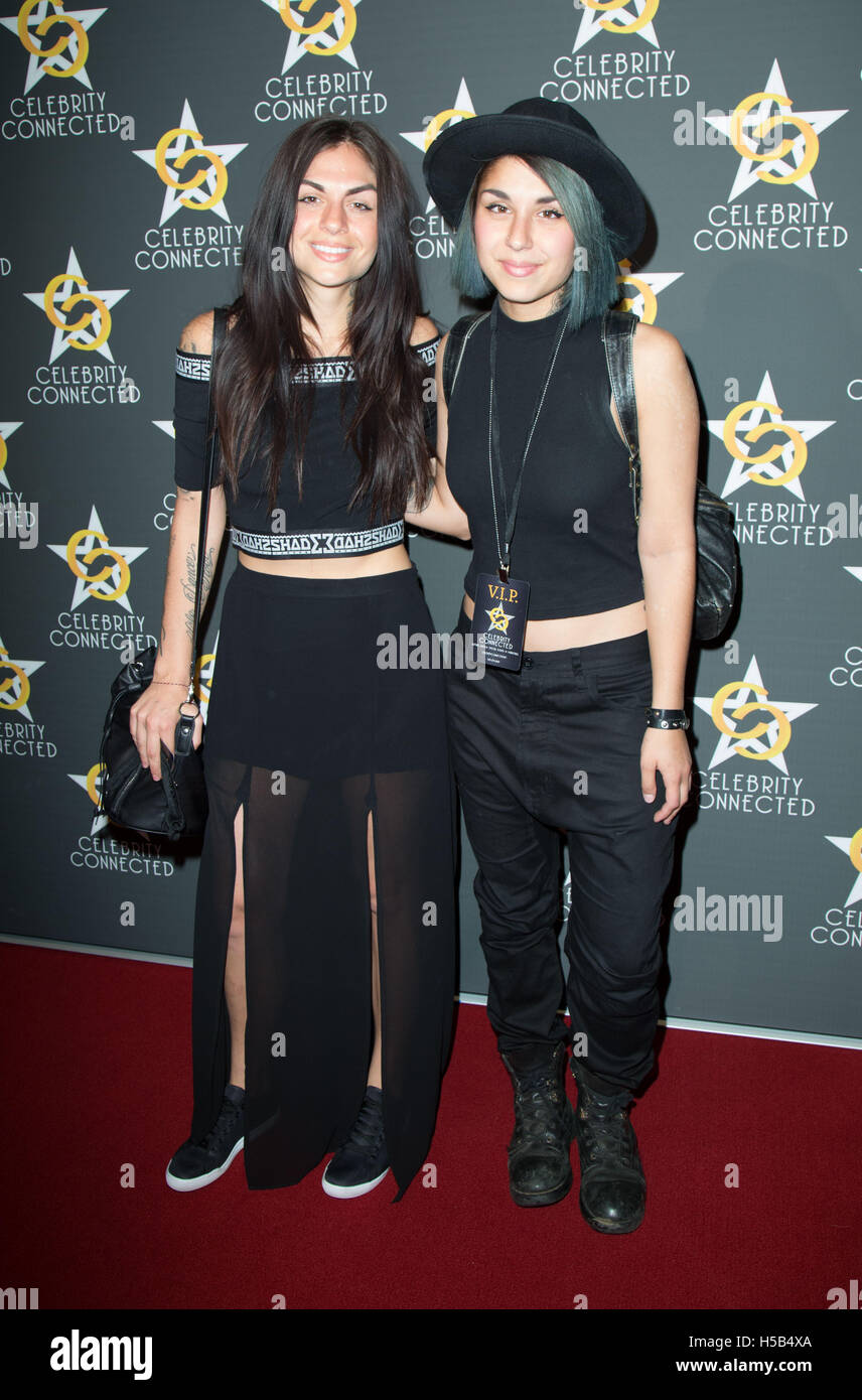 Jahan Yousaf Und Yasmine Yousaf Von Krewella Besuchen Promi Verbunden Luxus Gifting Suite Zu Ehren Der American Music Awards Im W Hollywood Hotel Am 21 November 2015 In Los Angeles Kalifornien Usa