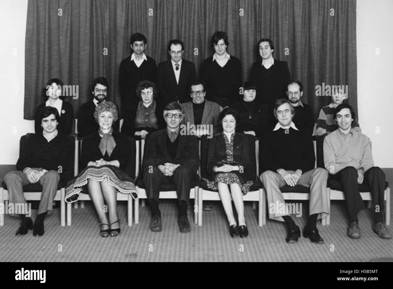 Das Zentrum für Arbeitsökonomie ist eine akademische Forschungseinrichtung, die sich mit Arbeitsmarktstudien befasst. Im Juni 1981 war das Zentrum wahrscheinlich Anlass für bedeutende Diskussionen oder Publikationen zur Arbeitsökonomie. Stockfoto