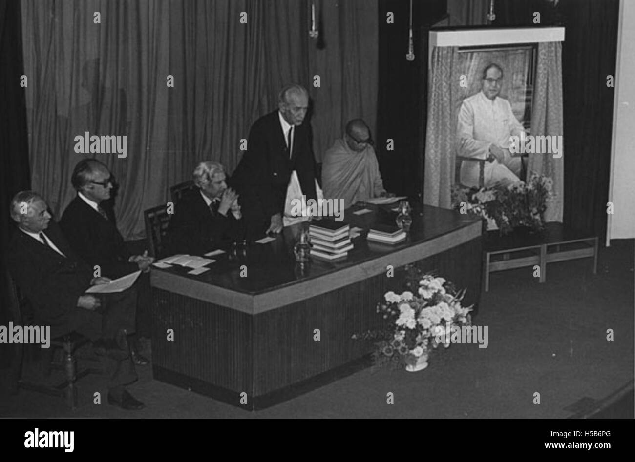 Am 25. September 1973 präsentierte das Dr. Ambedkar Memorial Committee in Großbritannien ein Porträt von Dr. B.R. Ambedkar, einer wichtigen Persönlichkeit der indischen Unabhängigkeitsbewegung und einem Verfechter sozialer Gerechtigkeit und Gleichheit. Stockfoto