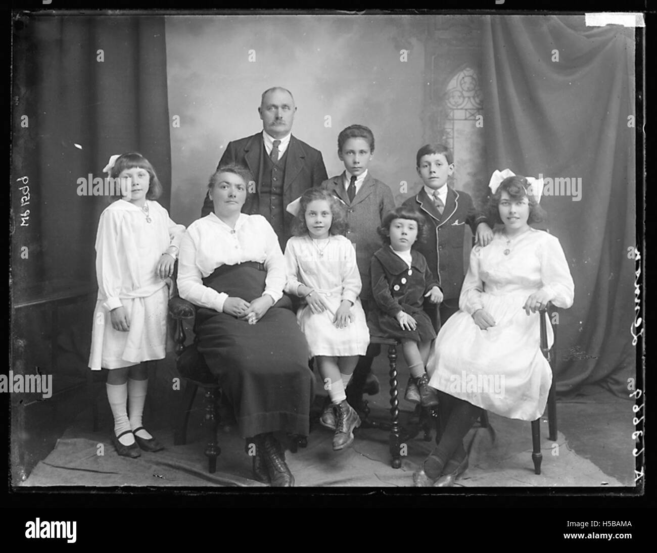 Ein Foto oder Kunstwerk von John Lennon, einem der Gründungsmitglieder der Beatles, das seinen Einfluss auf Musik und Kultur widerspiegelt. Bekannt für seinen Aktivismus und sein Songwriting wurde Lennon im 20. Jahrhundert zu einer ikonischen Figur. Stockfoto