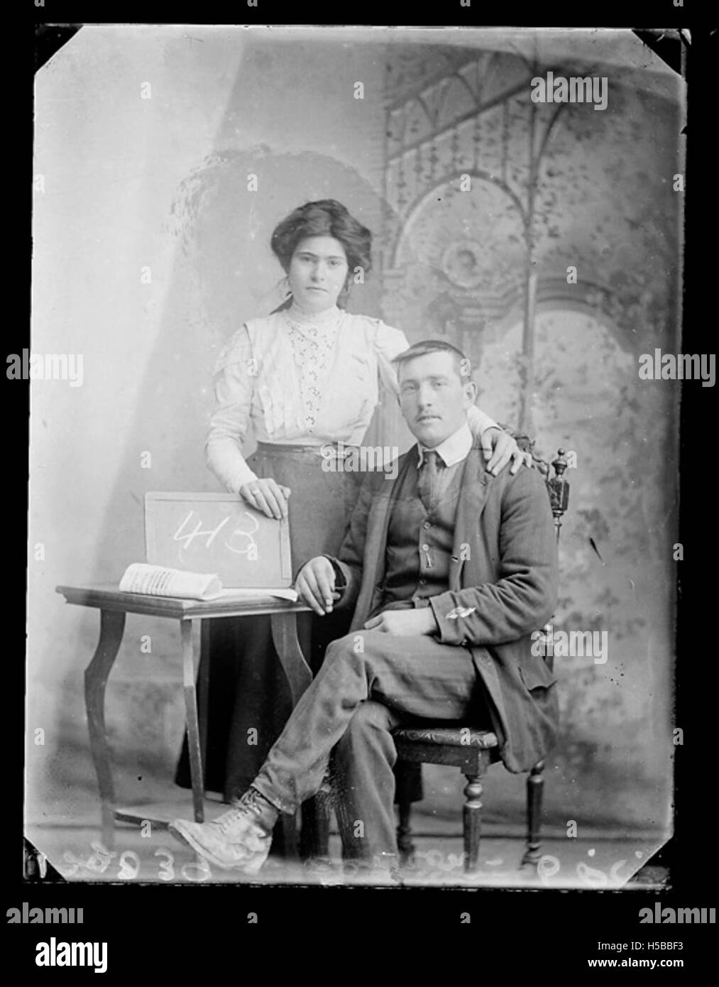 Ein besonderer Verweis auf ein Foto oder ein historisches Dokument, wahrscheinlich Teil einer Archivsammlung. Der Kontext oder Gegenstand muss zur Klärung weiter untersucht werden. Stockfoto