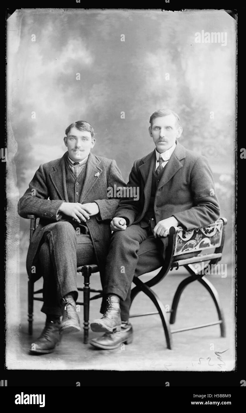 Ein Bild des D1422 B76292 K 07, eines Modells oder technischen Objekts, das sein spezifisches Design und seine einzigartigen Merkmale zeigt. Dieses Objekt hebt seine industrielle, mechanische oder technologische Bedeutung hervor. Stockfoto