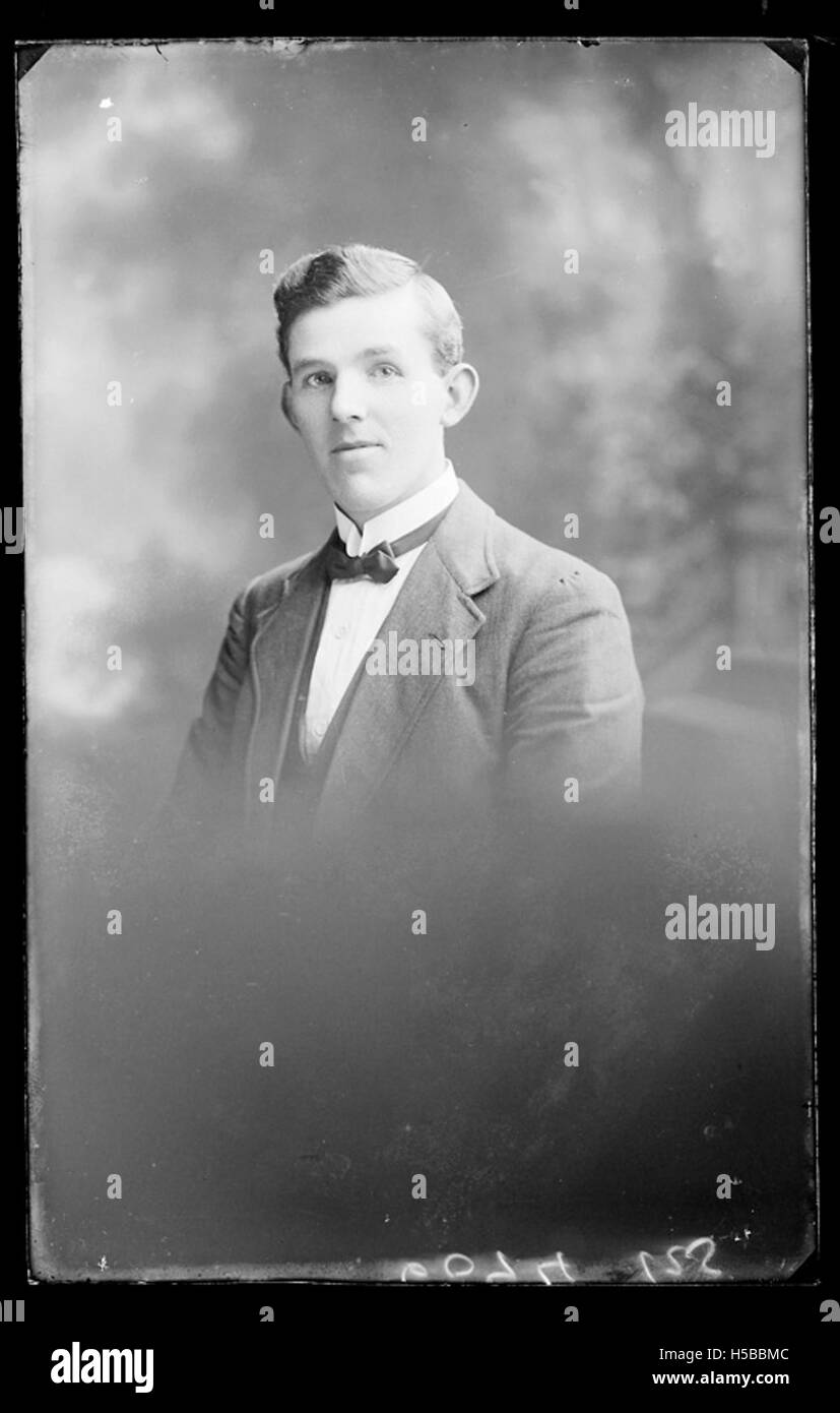 Ein Verweis auf ein Foto oder ein historisches Dokument, wahrscheinlich Teil einer Archivsammlung. Der Gegenstand erfordert eine weitere Untersuchung auf spezifische Details. Stockfoto