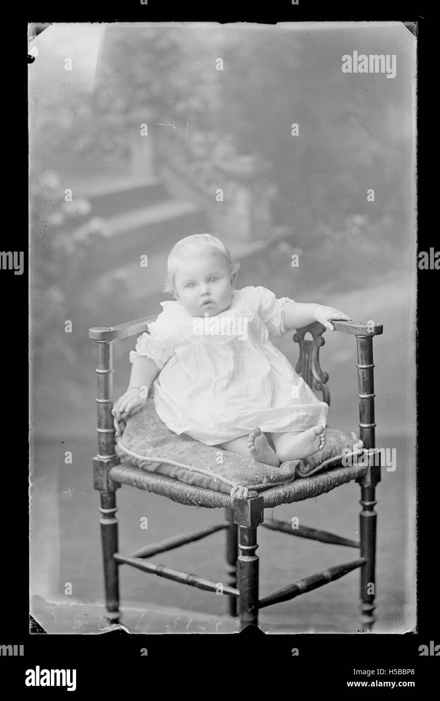 Diese Referenznummer bezieht sich auf ein Archivierungselement, Dokument oder Artefakt. Weitere Untersuchungen wären erforderlich, um den spezifischen Kontext des Artikels in einer Sammlung oder einem Archiv zu ermitteln. Stockfoto