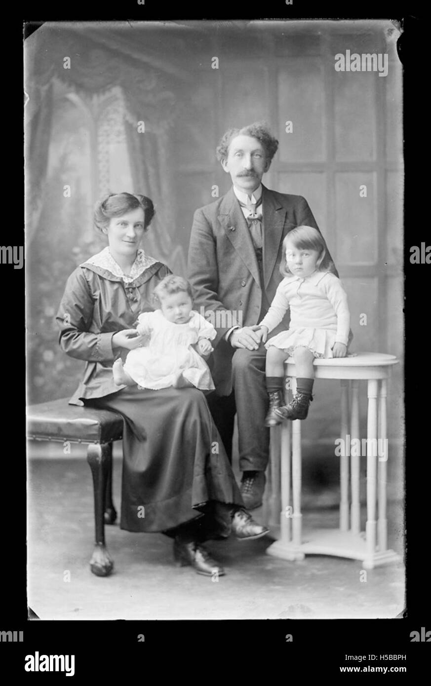 Dieser Eintrag stellt eine Katalog-ID dar, die wahrscheinlich mit einem Archiv oder einer Sammlung verknüpft ist. Sie wird zum Organisieren und Verweisen von Elementen oder Datensätzen in einem Katalogsystem verwendet. Stockfoto