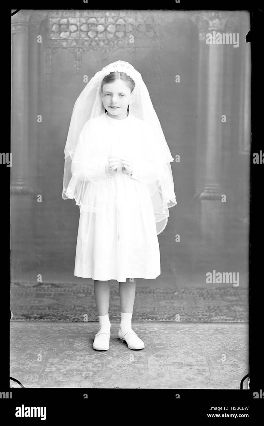 Eine Archivreferenz zu einem bestimmten historischen Objekt oder Datensatz, möglicherweise aus einer Sammlung von Dokumenten, Fotografien oder Artefakten, die mit diesem Referenzcode markiert sind. Stockfoto