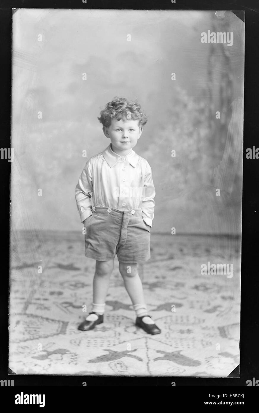 Eine eindeutige Kennung oder Katalogreferenz für einen bestimmten Artikel oder eine bestimmte Sammlung, die wahrscheinlich mit historischen oder archivierten Materialien zusammenhängt. Kontext für spezifische Beschreibung erforderlich. Stockfoto