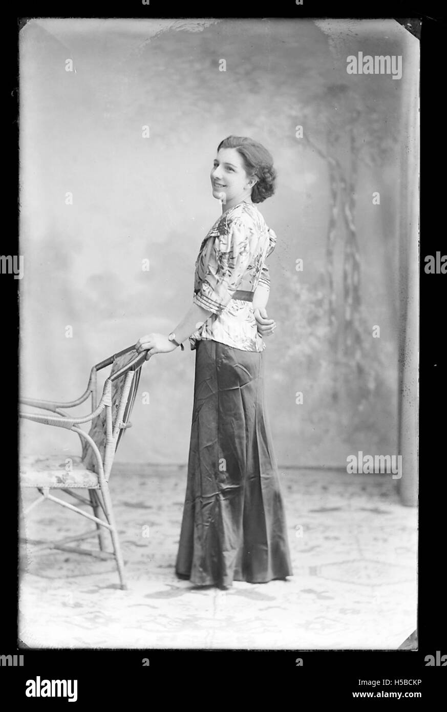 Ein Foto oder Bild, das durch einen Code identifiziert wird und wahrscheinlich Teil einer Sammlung oder eines Archivs ist. Der Titel kann eine spezifische Referenz innerhalb einer größeren Serie historischer oder archivischer Fotografien darstellen. Stockfoto