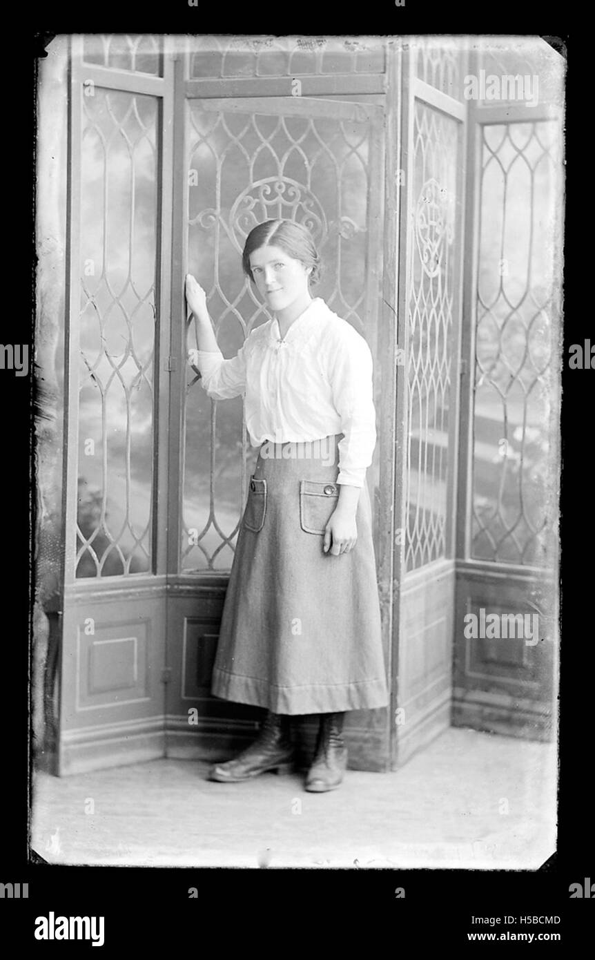 Dieses Bild ist mit dem Code D1422B76375 J 001A gekennzeichnet, wahrscheinlich mit einer Katalognummer für eine bestimmte Sammlung oder ein bestimmtes Archiv, ohne dass zusätzliche Kontextdetails für das Foto angegeben werden. Stockfoto