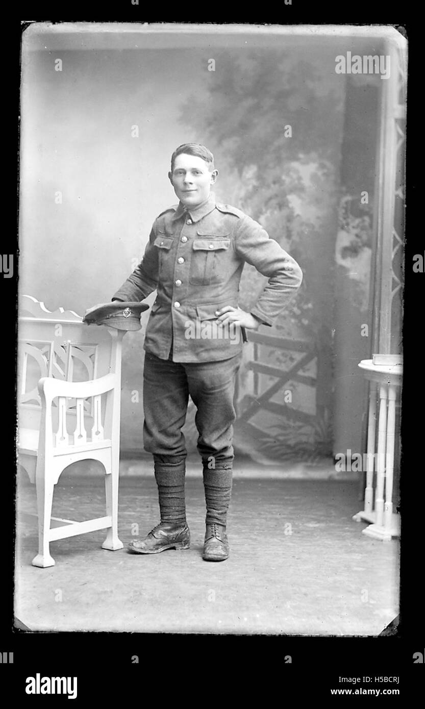 Ein Verweis auf ein Archivdokument, das wahrscheinlich Teil einer Sammlung ist, mit dem Identifikationscode „D1422B76378 C 014A“, der auf ein bestimmtes im Archiv gespeichertes Element hinweist. Stockfoto