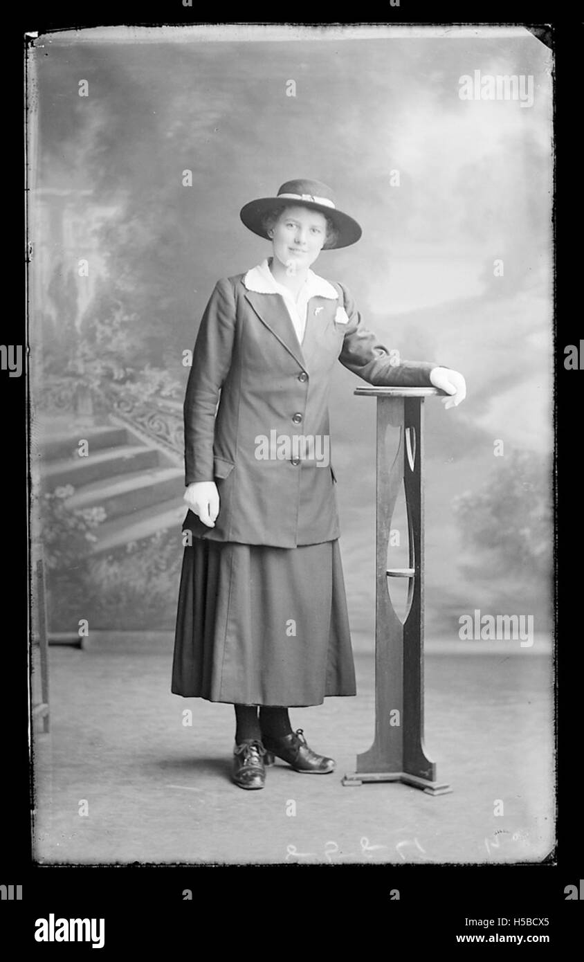 Dieser Eintrag bezieht sich auf eine codierte oder nummerierte ID, die möglicherweise mit einer bestimmten Sammlung, einem Archiv oder einem historischen Dokument verknüpft ist. Die Details geben einen bestimmten Datensatz oder Artikel an. Stockfoto