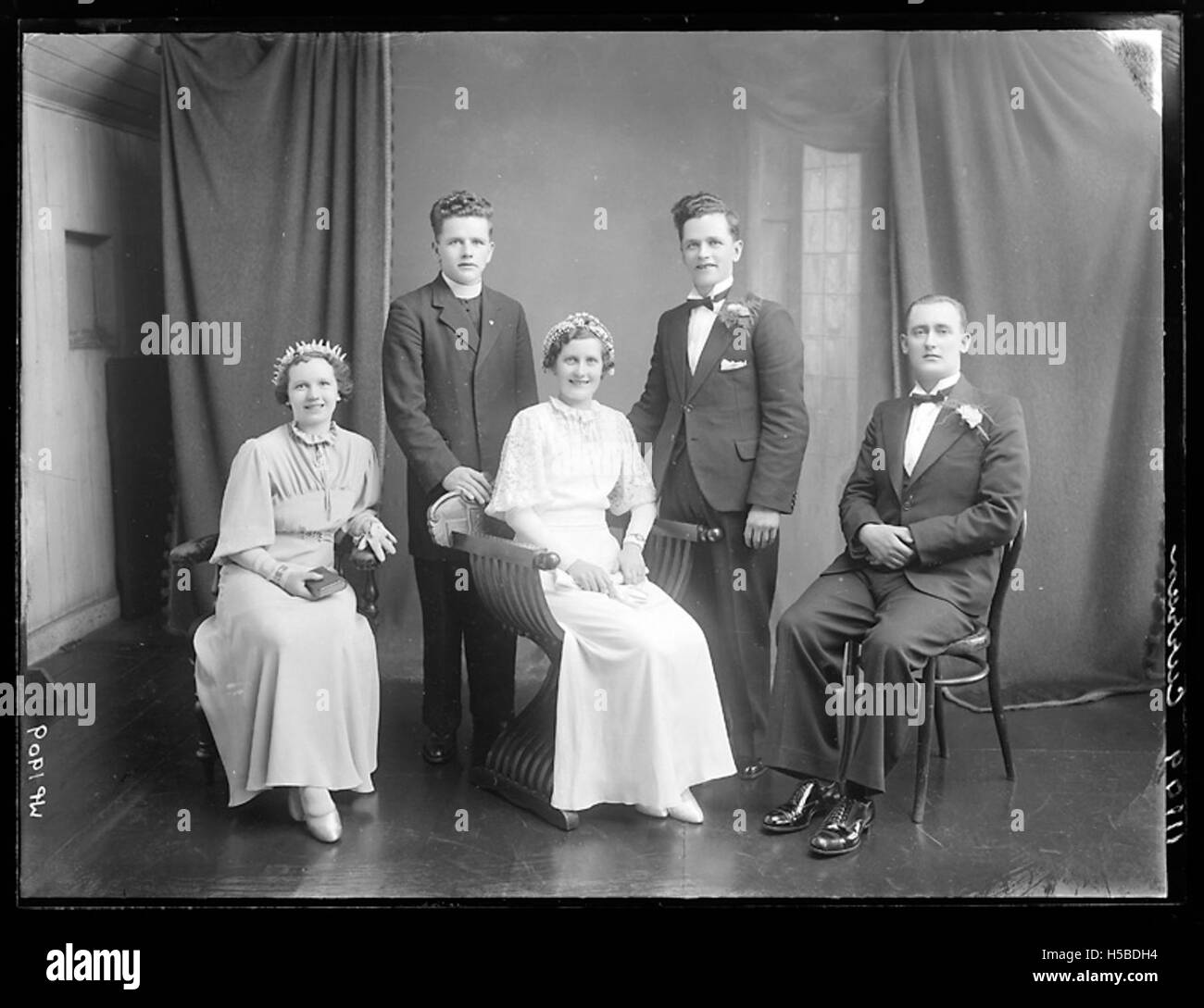 Curran bezieht sich auf einen Familiennamen oder könnte sich auf eine Person oder Familie beziehen, die mit diesem Namen verbunden ist. Es bedarf eines weiteren Kontextes, um seine spezifische Relevanz oder historische Bedeutung zu verstehen. Stockfoto