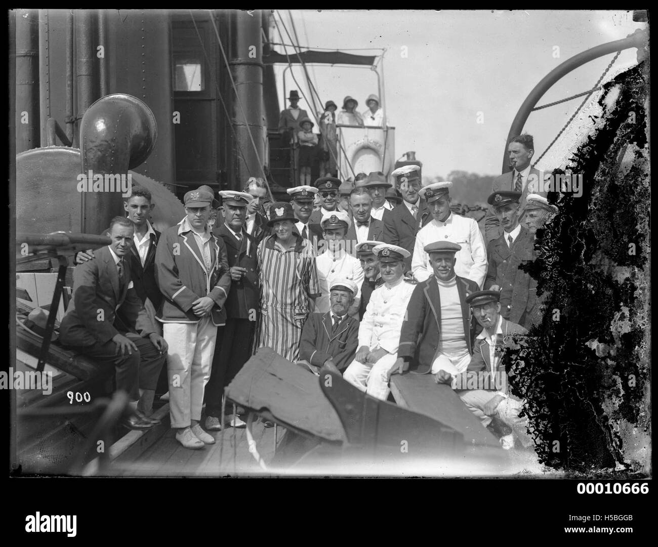 Mitglieder des Komitees der Pittwater Regatta werden an Bord der SS ARCHER gesehen, einem Schiff, das an der Veranstaltung beteiligt ist. Die Regatta ist ein bedeutender jährlicher Segelwettbewerb in Pittwater, New South Wales. Stockfoto