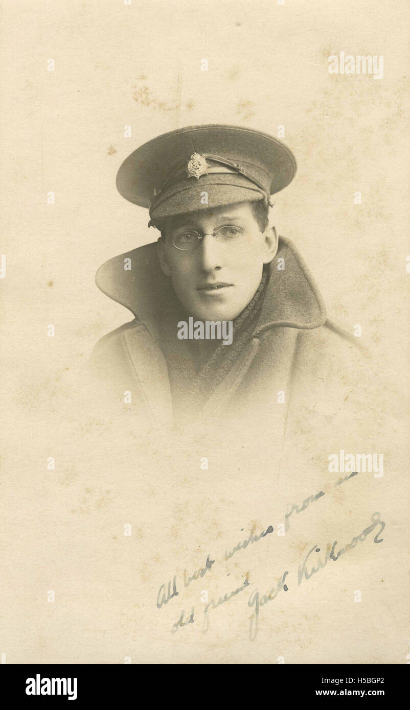 Fotografische Postkarte mit dem Soldaten aus dem Ersten Weltkrieg Jack Kirkwood, verbunden mit Gebäuden und Festivals, Teil einer nationalen Sammlung. Stockfoto