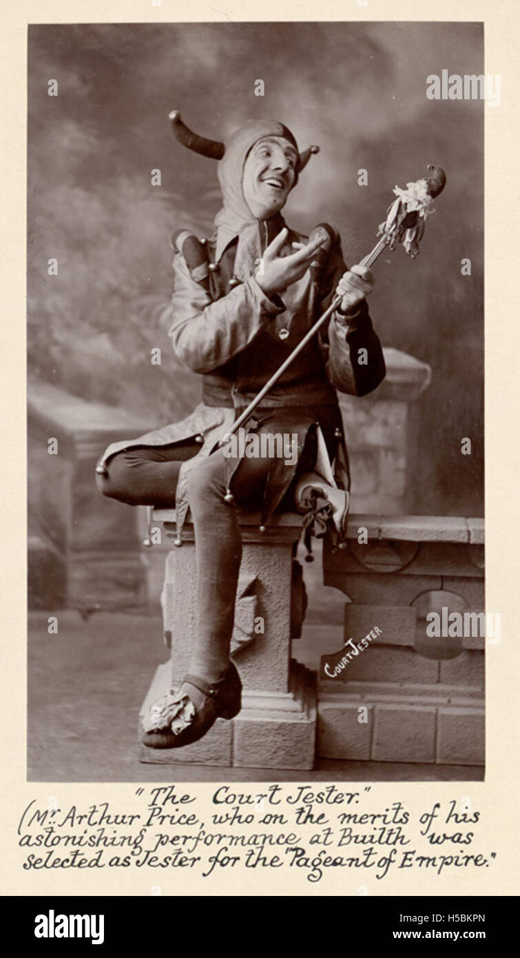 The Court Jester ist ein klassischer komödiantischer Film aus den 1950er Jahren mit Danny Kaye. Der Film ist eine musikalische Komödie aus dem Mittelalter und erzählt die Geschichte eines Narren, der sich durch königliche Intrigen und Romantik bewegt. Stockfoto