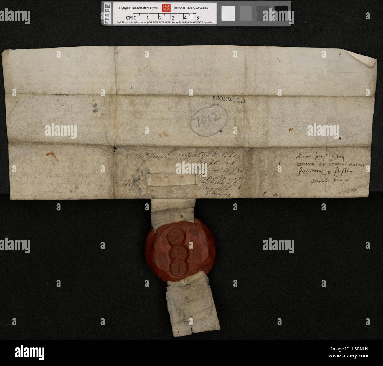 Das Foto zeigt die NLW Bronwydd 7012, eine Dampflokomotive im Rückwärtsgang. Dieser legendäre Zug ist Teil der historischen Eisenbahnsammlung und zeigt Technologie aus der Dampfzeit und das Erbe der Eisenbahn. Stockfoto