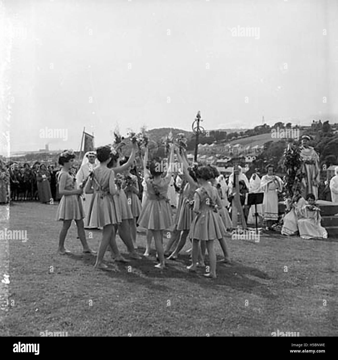 Die Ausrufung des Eisteddfod-Nationalstaates von 1962 erfolgte 1961. Diese Veranstaltung war die Vorbereitung für eines der bekanntesten Kulturfestivals in Wales, das walisische Musik, Literatur und Aufführung zelebrierte. Stockfoto