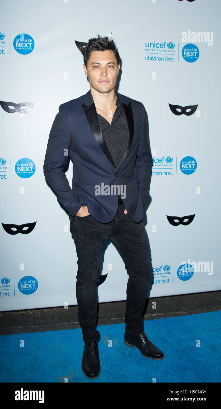 Blair Redford besucht UNICEF schwarz & White Maskenball am Freimaurer-Loge auf dem Hollywood Cemetery am 30. Oktober 2015 in Los Angeles, Kalifornien, USA Stockfoto