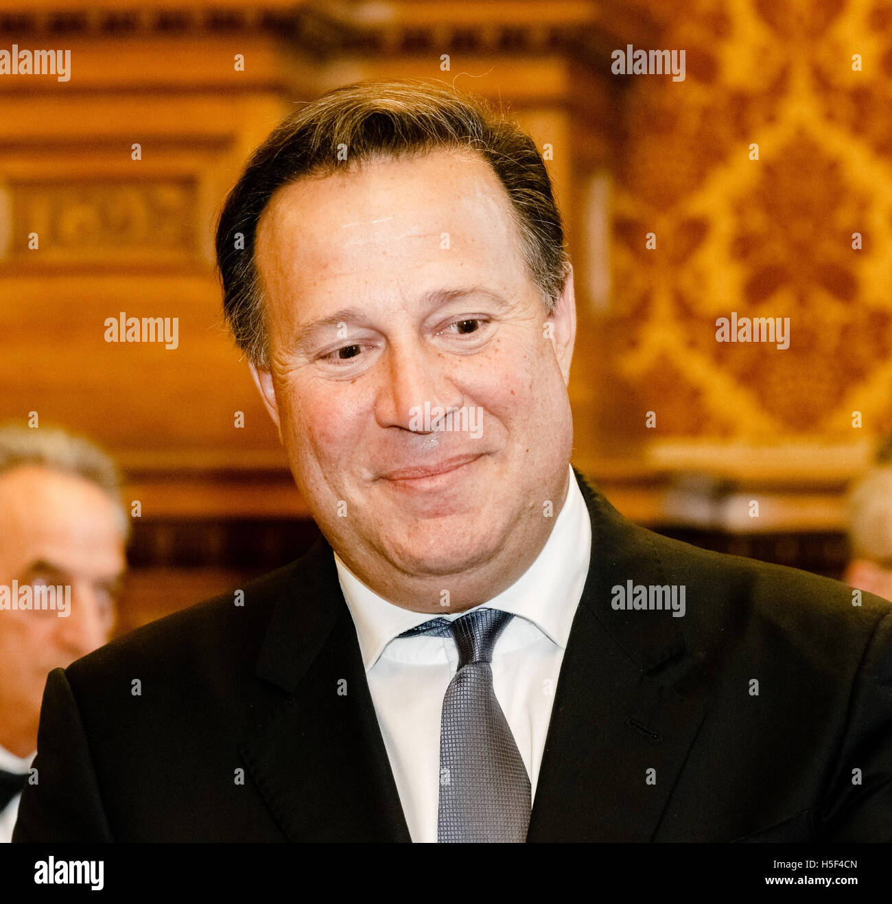 Hamburg, Deutschland. 20. Oktober 2016. Juan Carlos Varela, Präsident von Panama, während des Empfangs des Präsidenten in der City Hall in Hamburg, Deutschland, 20. Oktober 2016. Foto: MARKUS SCHOLZ/Dpa/Alamy Live News Stockfoto