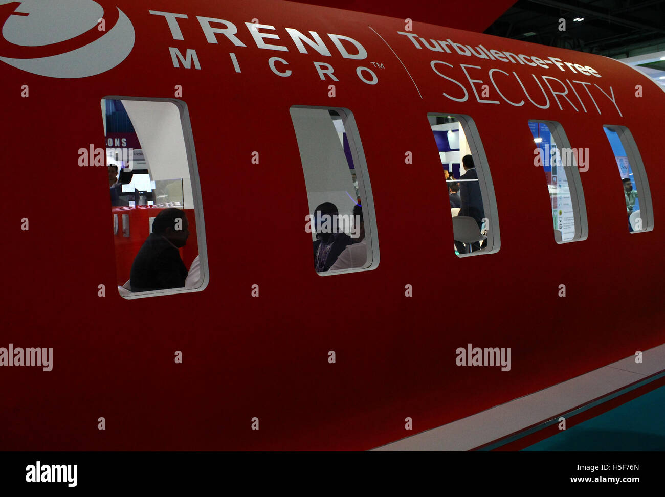 GITEX Technology Week 2016, Dubai, Vereinigte Arabische Emirate. 20. Oktober 2016.  GITEX ist der größte Technologie-Austausch und Marktplatz für Nahost & Afrika. Jährlich im Oktober im Dubai World Trade Centre statt, die fünftägigen Messe umfasst eine Ausstellung von über 110.000 qm, einer Technologiekonferenz Führer, der GITEX-Start-up-Bewegung und viele andere Features anzeigen. Bildnachweis: Robert Oswald Alfiler/Alamy Live-Nachrichten Stockfoto