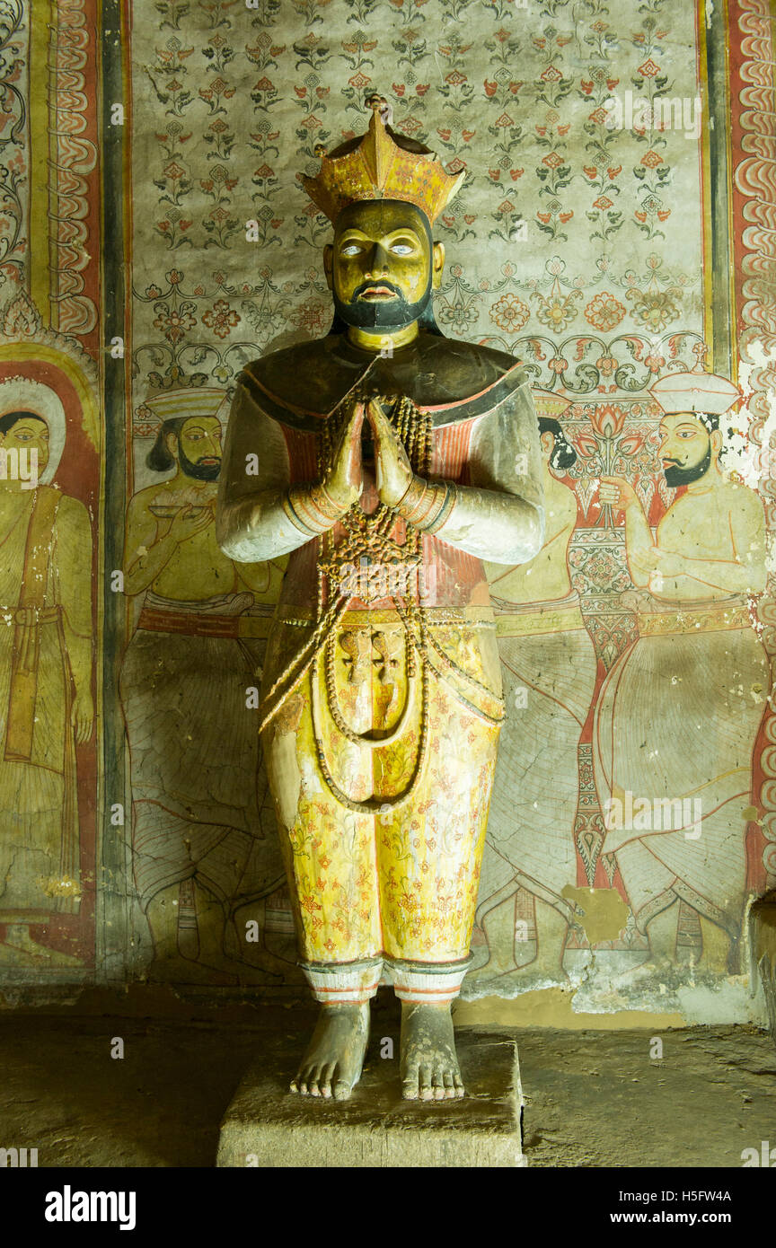 Alte Wandmalereien und Statuen, Höhle 3, Dambulla Höhle Tempel, Dambulla, Sri Lanka Stockfoto