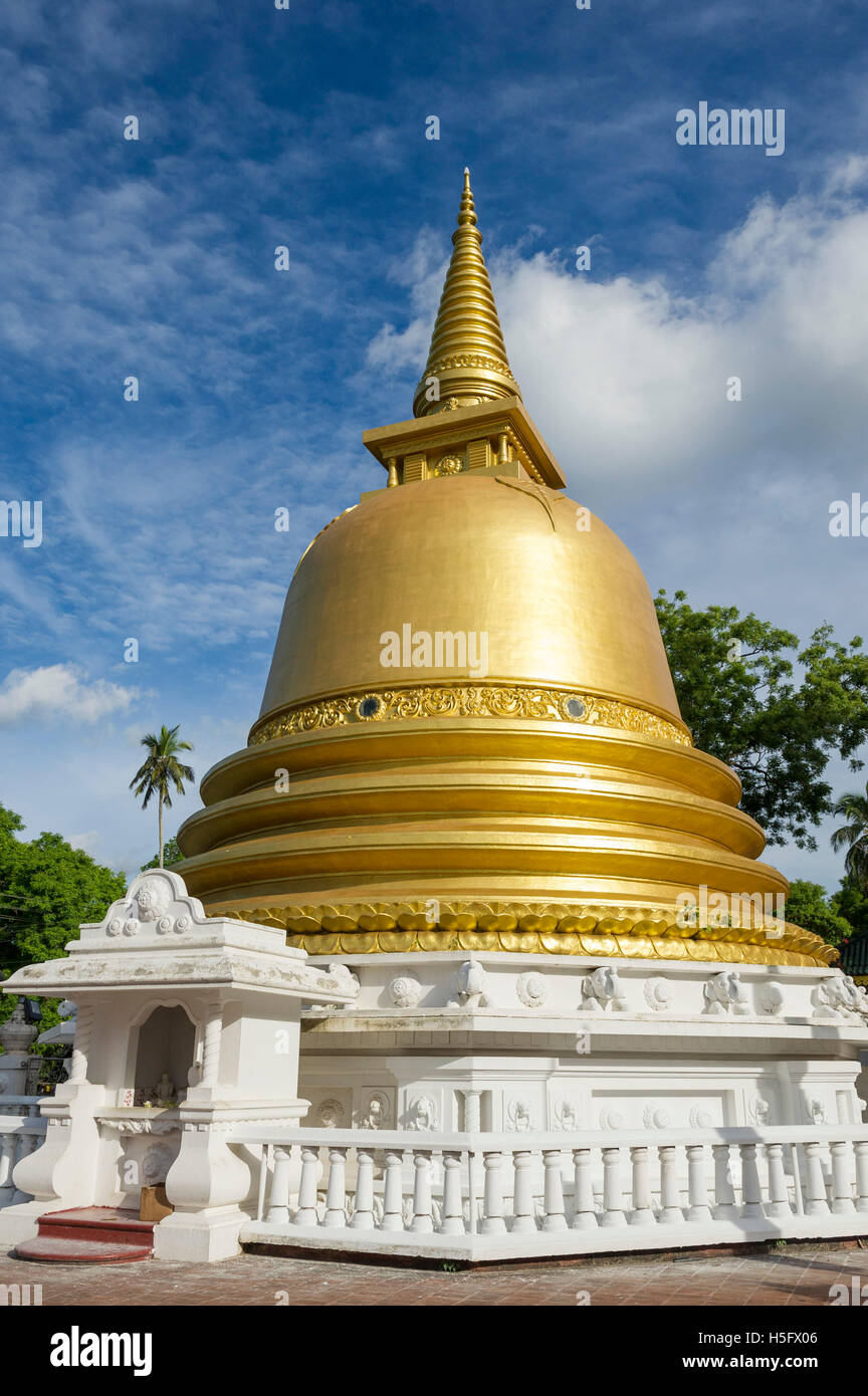 Stupa auf den goldenen Tempel, Dambulla, Sri Lanka Stockfoto