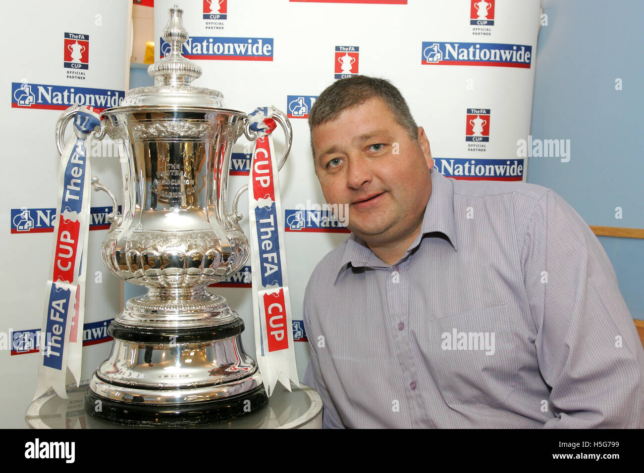 Grays Athletic & Cray Wanderers mit dem FA Cup - neue Rec - 20.10.05- Stockfoto