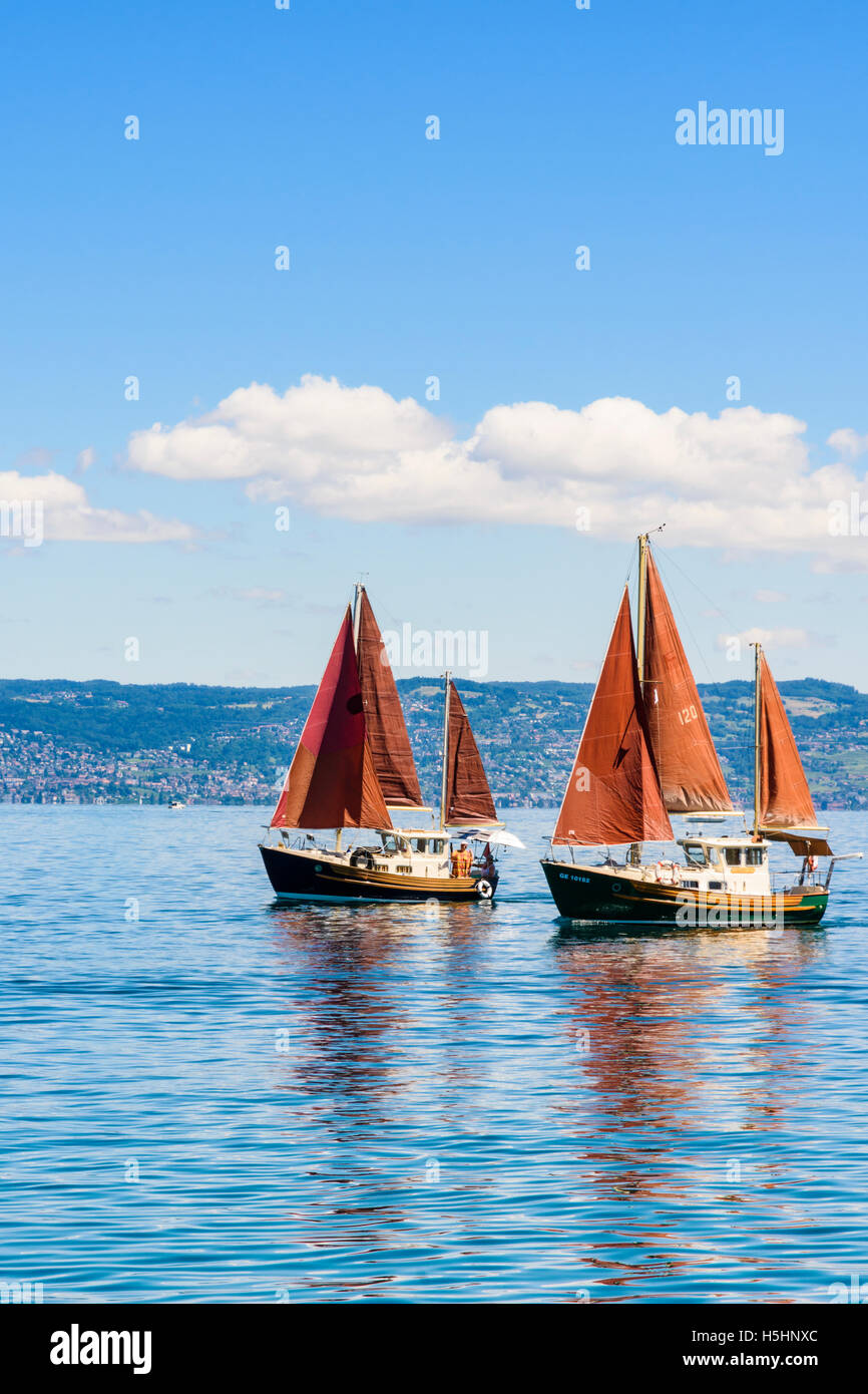 Traditionelle Segelboote am Genfersee, Évian-Les-Bains, Frankreich Stockfoto