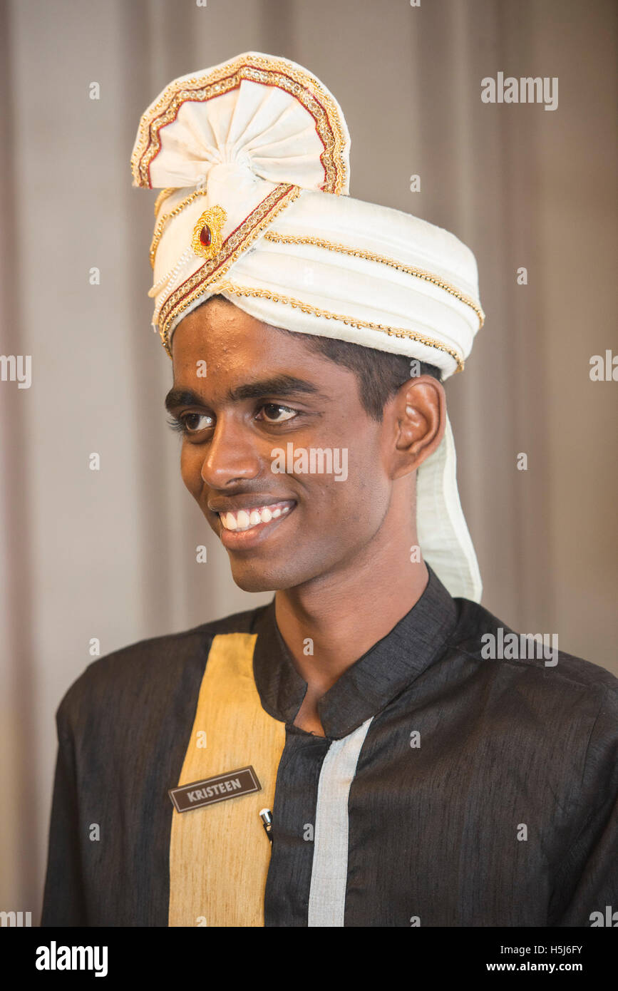 Mann trägt einen traditionellen hinduistischen Outfit, Jaffna, Sri Lanka Stockfoto