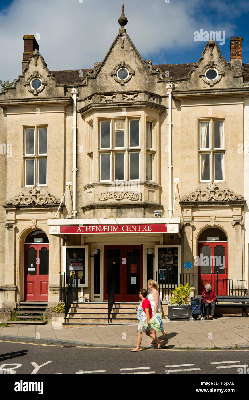 Warminster, Wiltshire, England, UK Market Place, Athenaeum Zentrum Stockfoto